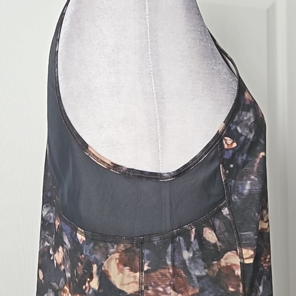 Lululemon NWT Sculpt Tank II - Picture 3 of 9